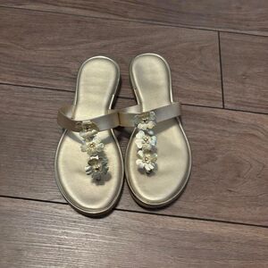 Mr-mrs-italy Women's Gold and Cream Sandals